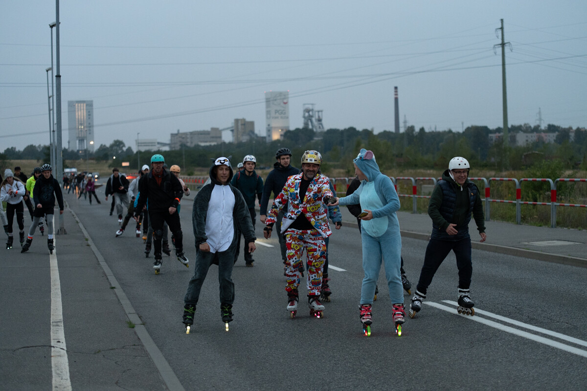 Rolkarze podbili Rudę Śląską! Nocny przejazd pełen świateł i muzyki. / fot. Marek Faber