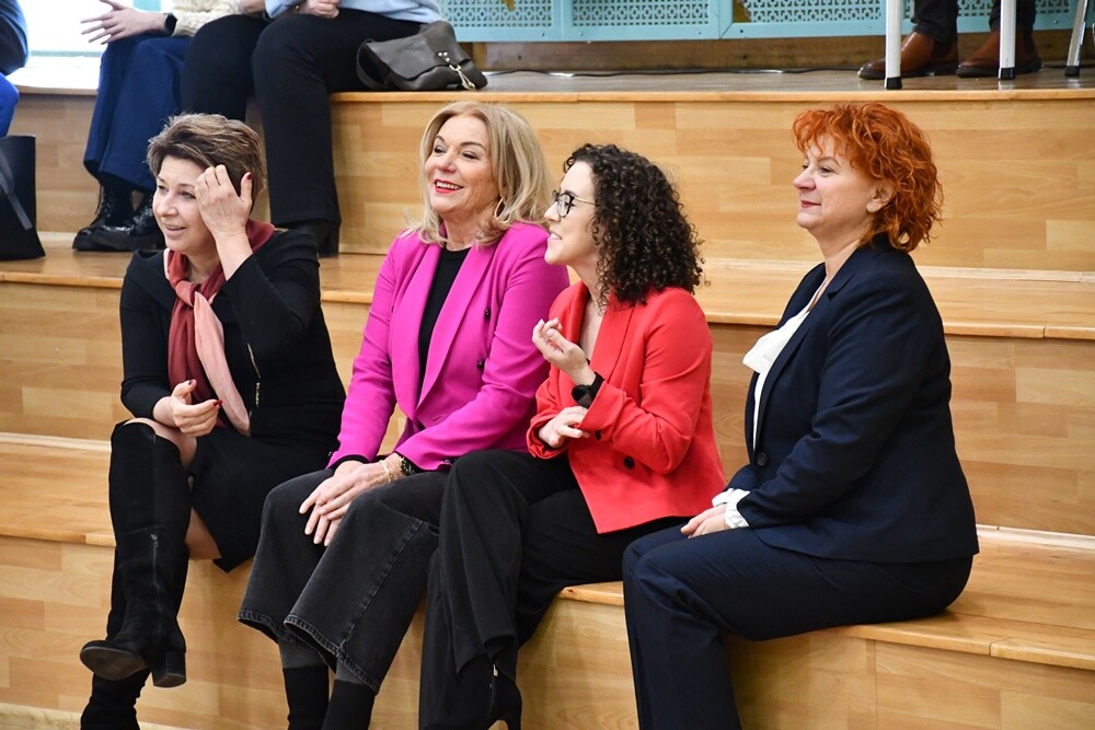 "Różowe Skrzyneczki" w rudzkich szkołach – walka z tabu menstruacyjnym