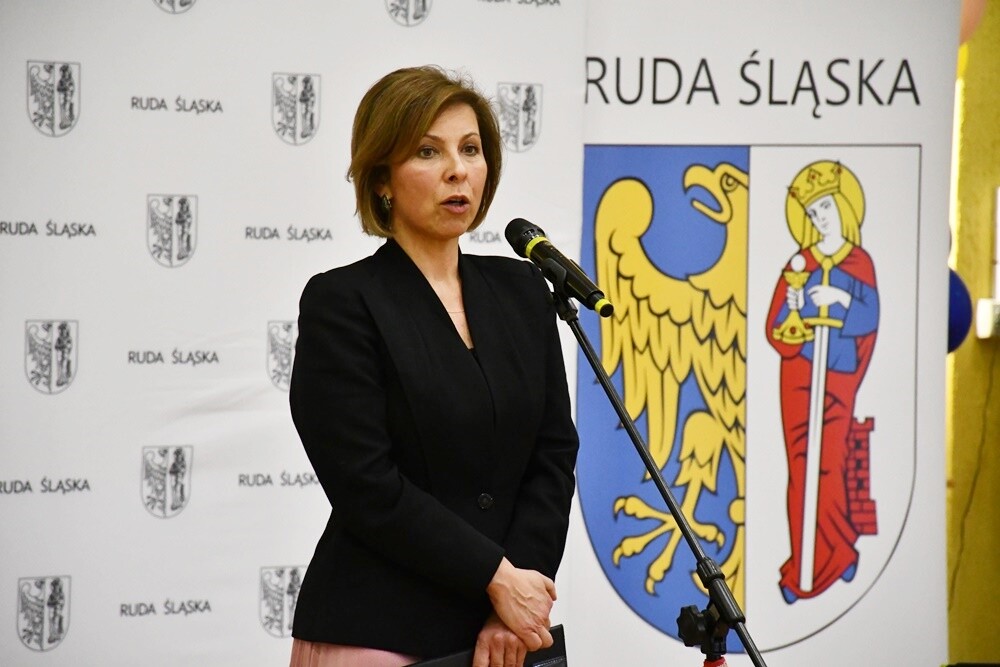 "Różowe Skrzyneczki" w rudzkich szkołach – walka z tabu menstruacyjnym