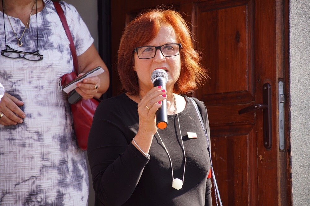 Ponad 15 tysięcy uczniów rozpoczęło dzisiaj naukę w rudzkich szkołach. W Szkoła Szkole Podstawowej nr 24 im. Powstańców Śląskich w Rudzie Śląskiej rozpoczęcie roku szkolnego zorganizowano w formie happeningu nawiązującego do 1 i 17 września 1939 r.