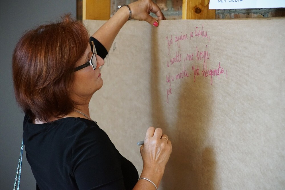 Ponad 15 tysięcy uczniów rozpoczęło dzisiaj naukę w rudzkich szkołach. W Szkoła Szkole Podstawowej nr 24 im. Powstańców Śląskich w Rudzie Śląskiej rozpoczęcie roku szkolnego zorganizowano w formie happeningu nawiązującego do 1 i 17 września 1939 r.