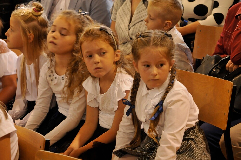 Ponad 19 tysięcy uczniów rozpoczęło dziś naukę w rudzkich szkołach. Dla ponad 1380 z nich był to wyjątkowy dzień, bo progi szkoły przekroczyli po raz pierwszy.
