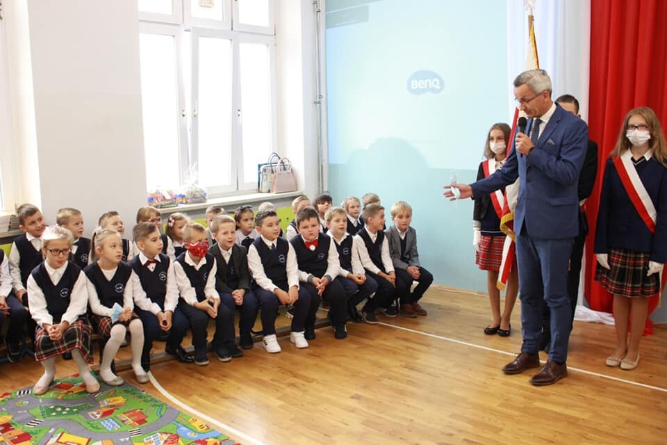 Prawie 14 670 rudzkich uczniów i około 4450 przedszkolaków rozpoczęło wczoraj nowy rok szkolny! Warto dodać, że 1290 dzieci przekroczyło próg szkoły po raz pierwszy.