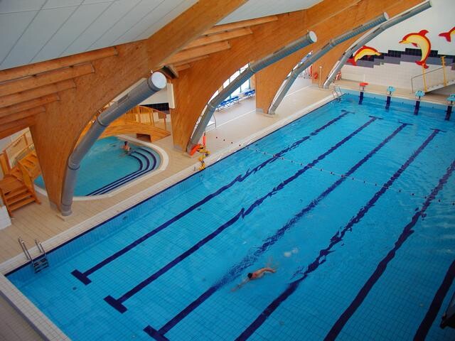 Ruda - basen kryty MOSiR -  ul. Chryzantem 10