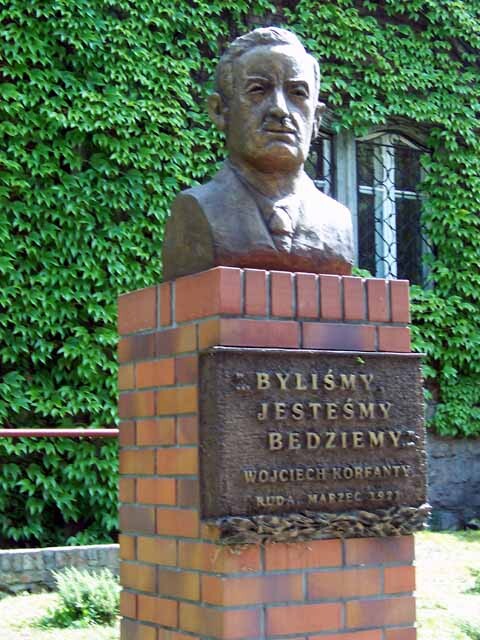 Ruda - popiersie Wojciecha Korfantego - ul. Wolności