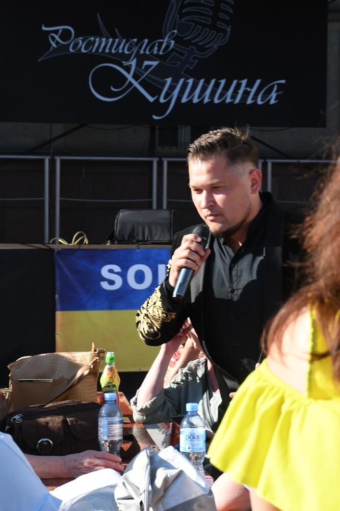 Wczoraj na placu Jana Pawła II w Nowym Bytomiu odbył się koncert charytatywny "Ruda Śląska solidarna z Ukrainą!", którego organizatorami byli: Miasto Ruda Śląska i Telewizja TVS. 

fot. Jacek Knapik