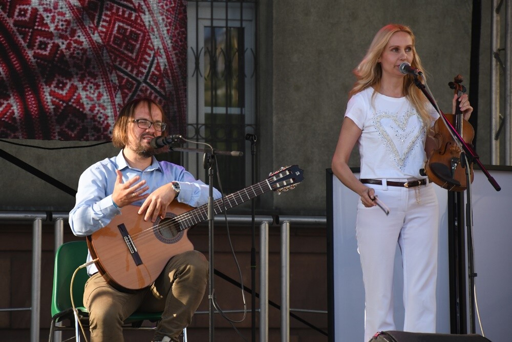 Wczoraj na placu Jana Pawła II w Nowym Bytomiu odbył się koncert charytatywny "Ruda Śląska solidarna z Ukrainą!", którego organizatorami byli: Miasto Ruda Śląska i Telewizja TVS. 

fot. Jacek Knapik