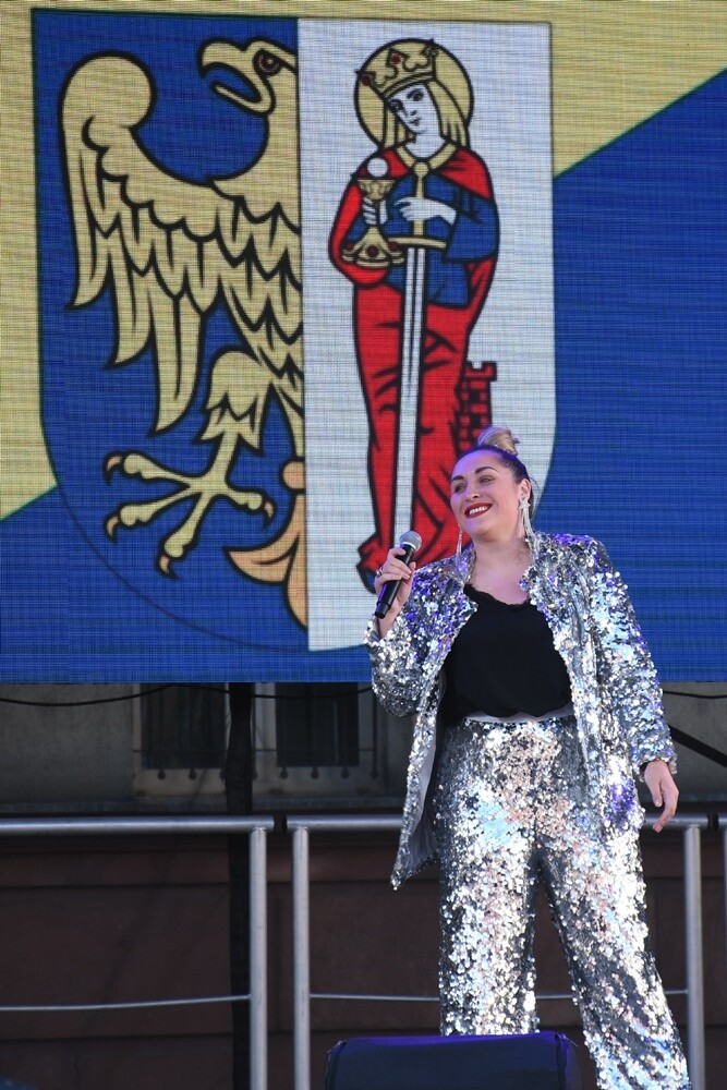 Wczoraj na placu Jana Pawła II w Nowym Bytomiu odbył się koncert charytatywny "Ruda Śląska solidarna z Ukrainą!", którego organizatorami byli: Miasto Ruda Śląska i Telewizja TVS. 

fot. Jacek Knapik