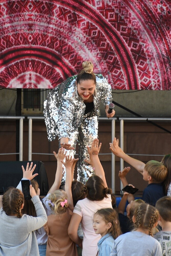 Wczoraj na placu Jana Pawła II w Nowym Bytomiu odbył się koncert charytatywny "Ruda Śląska solidarna z Ukrainą!", którego organizatorami byli: Miasto Ruda Śląska i Telewizja TVS. 

fot. Jacek Knapik