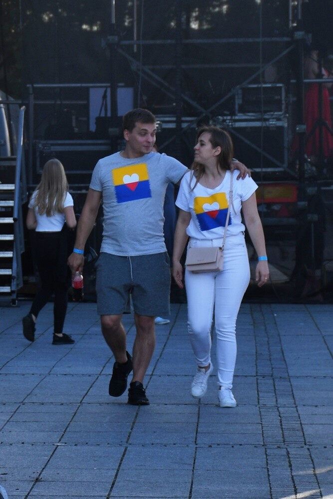 Wczoraj na placu Jana Pawła II w Nowym Bytomiu odbył się koncert charytatywny "Ruda Śląska solidarna z Ukrainą!", którego organizatorami byli: Miasto Ruda Śląska i Telewizja TVS. 

fot. Jacek Knapik