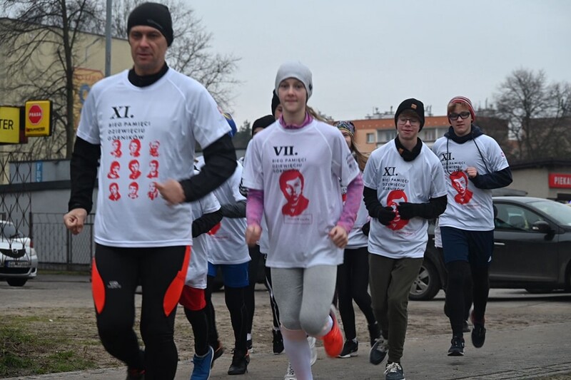 Rudzcy uczniowie pobiegli ku pamięci poległym górnikom z kopalni „Wujek”