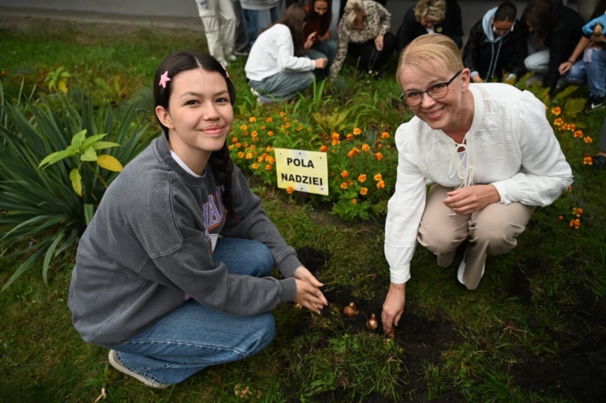 Rudzka akcja „Pola nadziei” i konferencja o godnym życiu i umieraniu. / FOT. UM Ruda Śląska / ZS nr 2