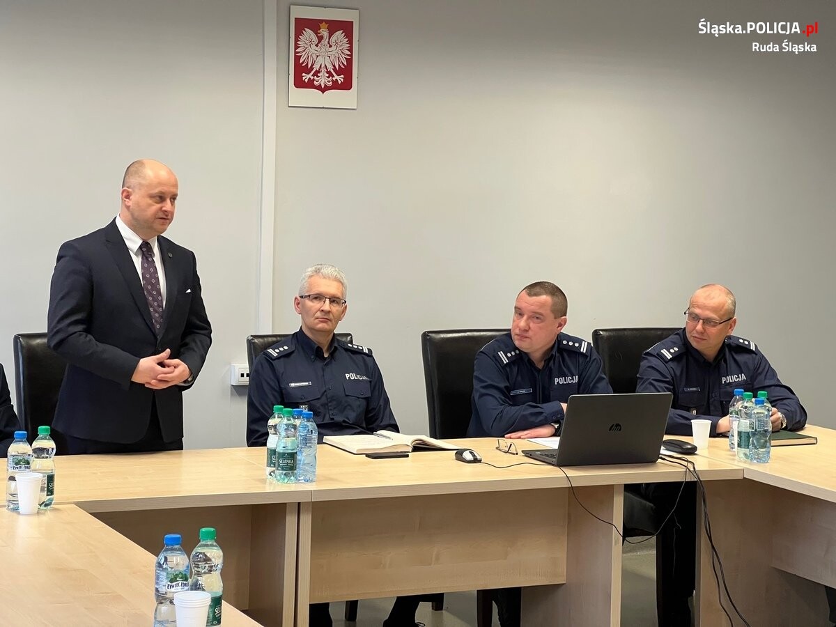 W Komendzie Miejskiej Policji w Rudzie Śląskiej odbyła się narada podsumowująca wyniki pracy mundurowych w 2022 roku / fot. KMP Ruda Śląska