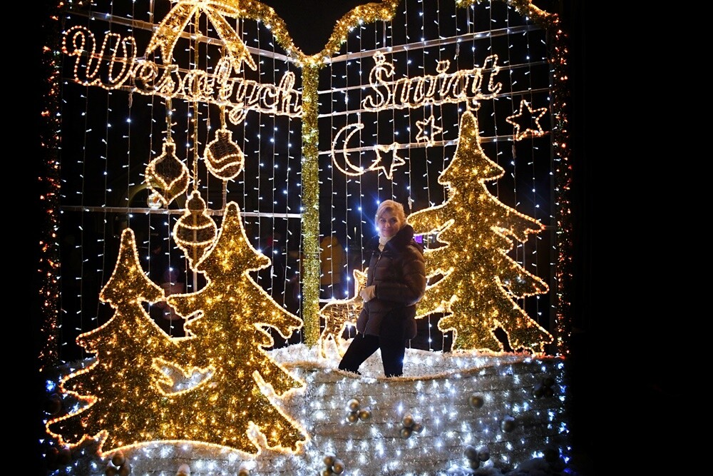 Wystartował Rudzki Jarmark Świąteczny! Na rudzkim rynku rozbłysła miejska choinka i zapachniało świętami. fot. Jacek Knapik
