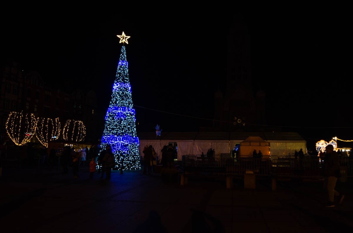 Świąteczna atmosfera w sercu Rudy Śląskiej – Jarmark Świąteczny przyciąga tłumy/ fot. Marek i Krzysztof Faber