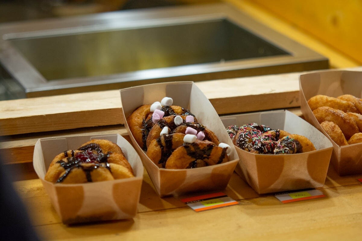 Świąteczna atmosfera w sercu Rudy Śląskiej – Jarmark Świąteczny przyciąga tłumy/ fot. Marek i Krzysztof Faber