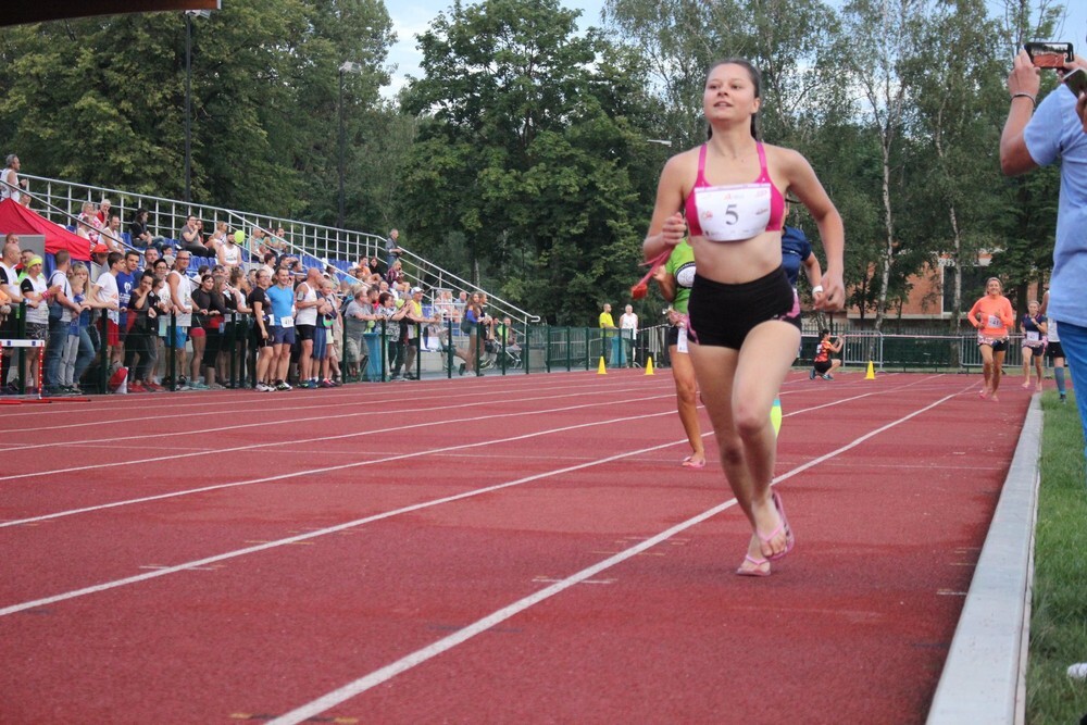 Za nami kolejny Rudzki Półmaraton Industrialny - miłośnicy aktywnego spędzania czasu w biegu przemierzyli w sobotni wieczór ulice Rudy Śląskiej. (foto: Urząd Miasta Ruda Śląska)