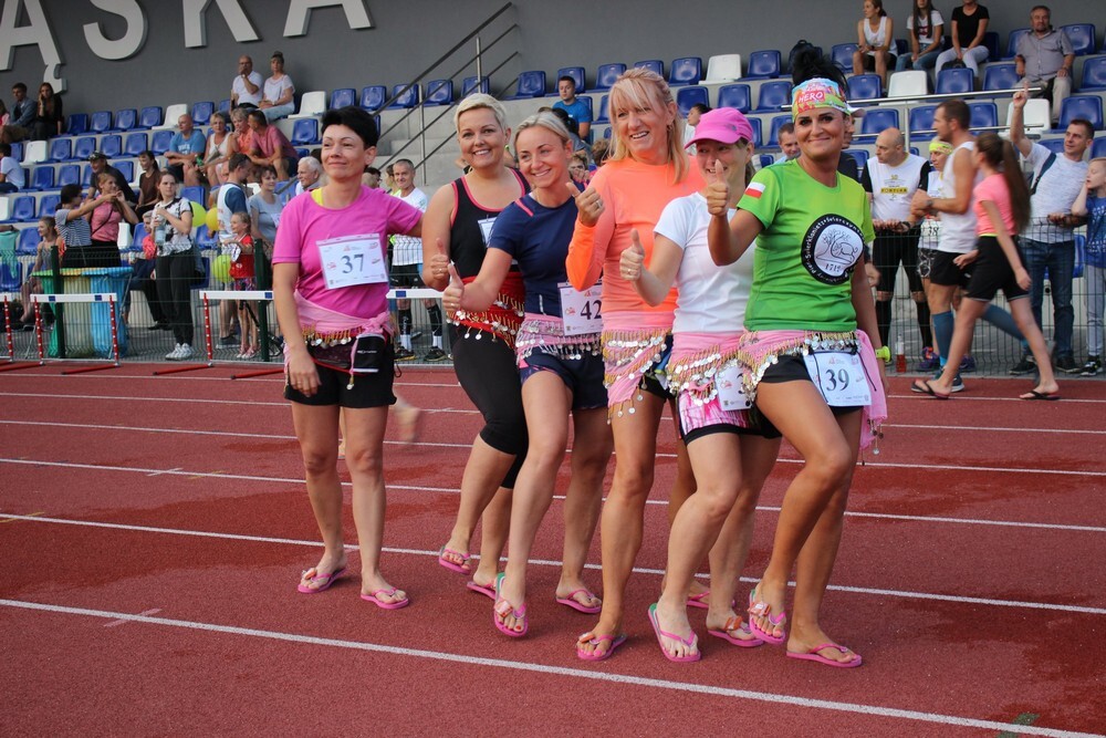 Za nami kolejny Rudzki Półmaraton Industrialny - miłośnicy aktywnego spędzania czasu w biegu przemierzyli w sobotni wieczór ulice Rudy Śląskiej. (foto: Urząd Miasta Ruda Śląska)