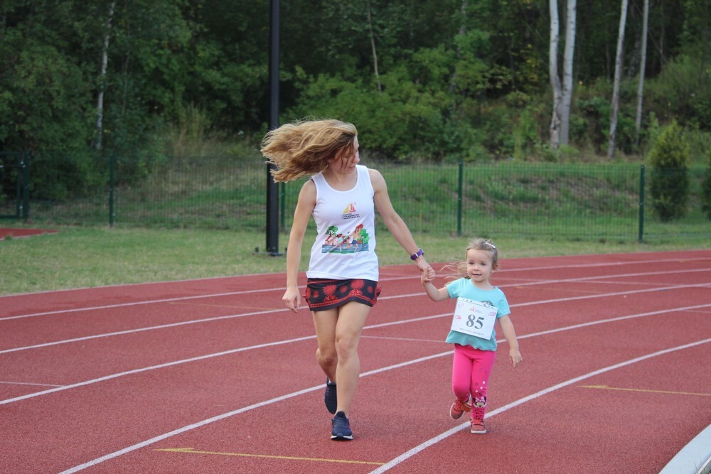 Za nami kolejny Rudzki Półmaraton Industrialny - miłośnicy aktywnego spędzania czasu w biegu przemierzyli w sobotni wieczór ulice Rudy Śląskiej. (foto: Urząd Miasta Ruda Śląska)