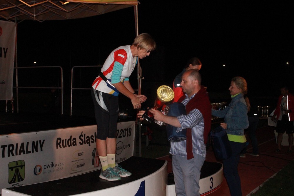 Za nami kolejny Rudzki Półmaraton Industrialny - miłośnicy aktywnego spędzania czasu w biegu przemierzyli w sobotni wieczór ulice Rudy Śląskiej. (foto: Urząd Miasta Ruda Śląska)