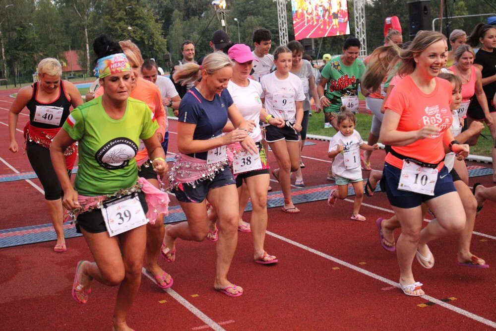 Za nami kolejny Rudzki Półmaraton Industrialny - miłośnicy aktywnego spędzania czasu w biegu przemierzyli w sobotni wieczór ulice Rudy Śląskiej. (foto: Urząd Miasta Ruda Śląska)