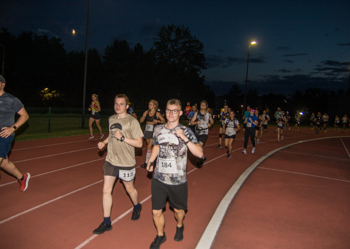 Za nami kolejna odsłona Rudzkiego Półmaratonu Industrialnego, setki uczestników pobiegło nocną porą przez nasze miasto. Byliśmy i my, mamy zdjęcia!