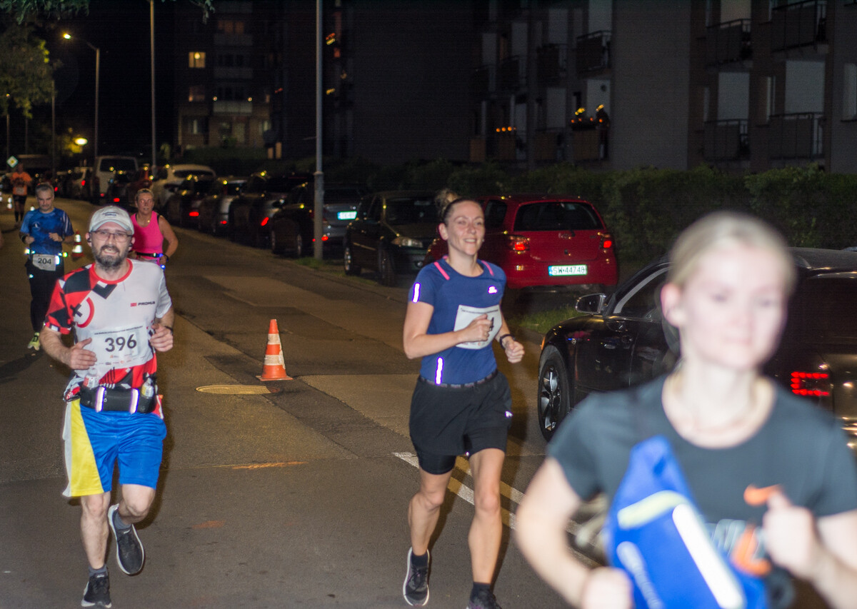 Za nami kolejna odsłona Rudzkiego Półmaratonu Industrialnego, setki uczestników pobiegło nocną porą przez nasze miasto. Byliśmy i my, mamy zdjęcia!