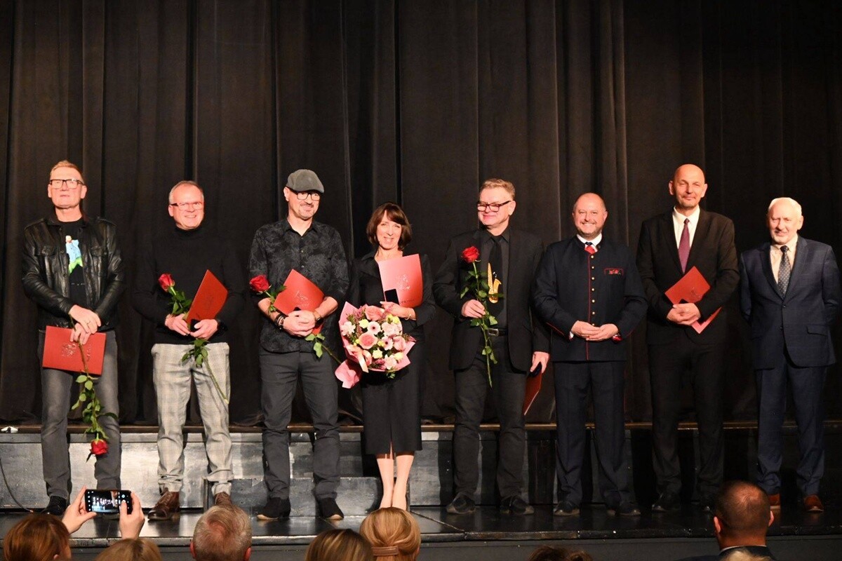 Kamraci Rudzcy 2025 uhonorowani. Rudzka Jesień Kulturalna rozpoczęta prapremierą „Stypy”. / fot. UM Ruda Śląska