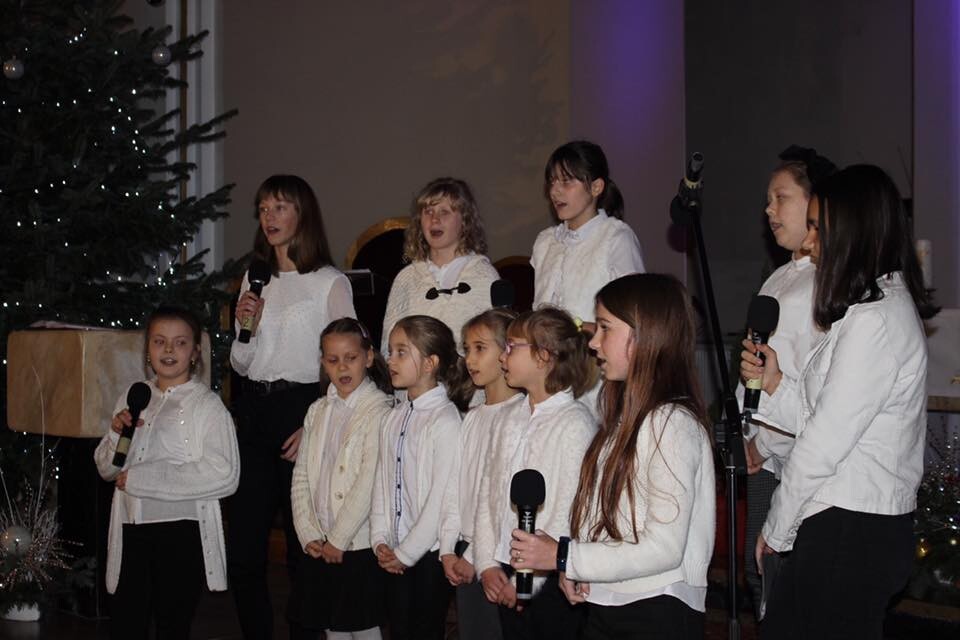 Już po raz dwudziesty piąty w parafii pw. Ducha Świętego w Czarnym Lesie odbyło się Rudzkie Spotkanie Kolędowe. Przygotowaniem spotkania zajęło się po raz kolejny Stowarzyszenie Rodzin Katolickich koło Czarny Las oraz schola Duchu Ognia.