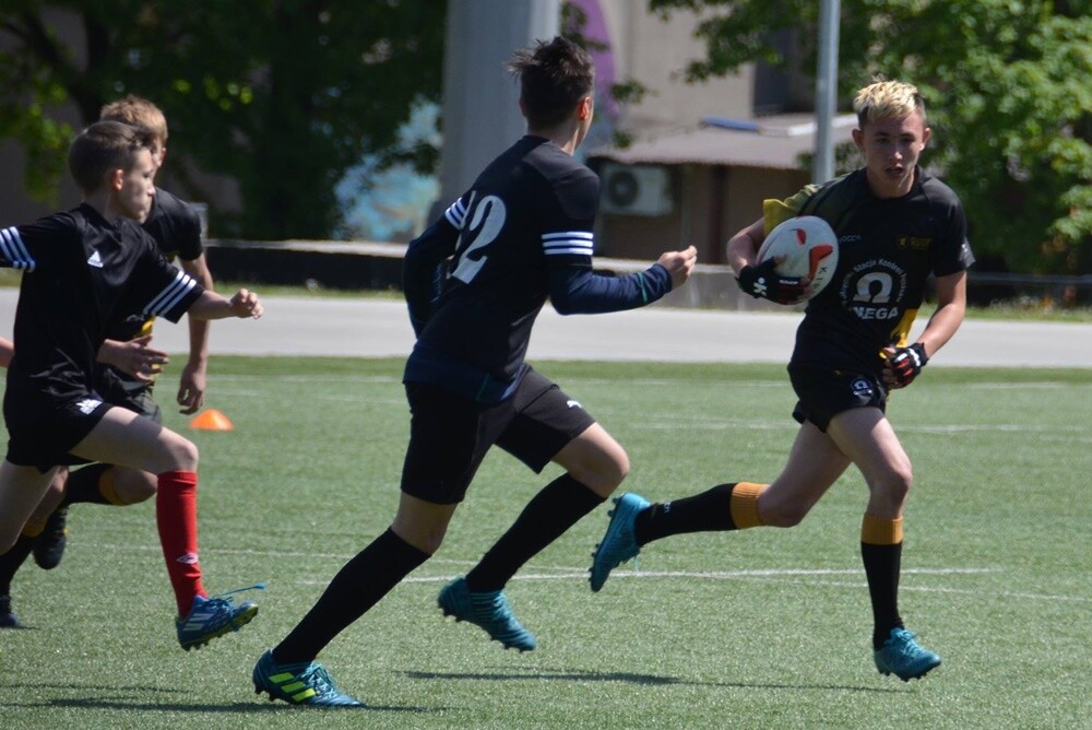 W niedzielę, 6 maja br. na Burloch Arenie byliśmy świadkami turnieju finałowego Międzywojewódzkich Mistrzostw Młodzików (roczniki 2004, 05 czyli VII, VI klasa szkoły podstawowej). Był to turniej końcowy dla klubów z województw: lubuskiego, wielkopolskiego, dolnośląskiego, opolskiego, śląskiego i małopolskiego.