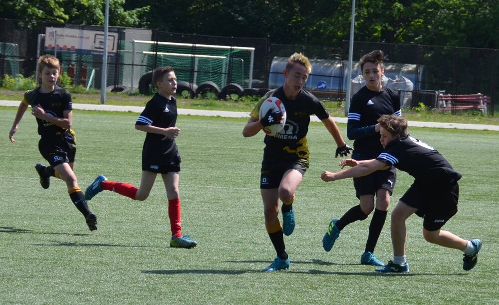 W niedzielę, 6 maja br. na Burloch Arenie byliśmy świadkami turnieju finałowego Międzywojewódzkich Mistrzostw Młodzików (roczniki 2004, 05 czyli VII, VI klasa szkoły podstawowej). Był to turniej końcowy dla klubów z województw: lubuskiego, wielkopolskiego, dolnośląskiego, opolskiego, śląskiego i małopolskiego.