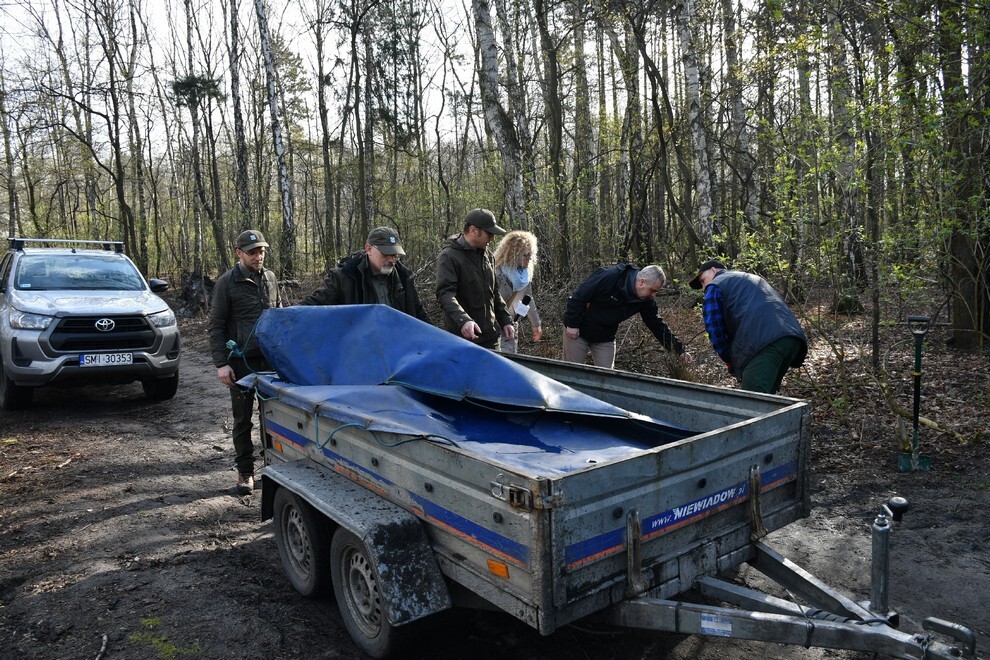 W sobotę, 15 kwietnia, w Rudzie Śląskiej- Halembie zorganizowano akcję „Posadź drzewko z Nadleśnictwem Katowice”. W rejonie halembskiej „Polany” przy ul. Konstantego Ildefonsa Gałczyńskiego posadzono aż 850 sadzonek. Zobaczcie, jak przebiegała akcja!