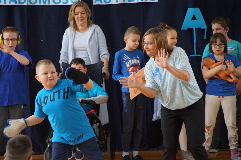 Szkoła Podstawowa nr 12 Specjalna im. św. Łukasza w Rudzie Śląskiej wzbogaciła się o nową przestrzeń. W wireckiej placówce dzisiaj oficjalnie otwarta została Sala Doświadczania Świata, która będzie służyła do terapii dzieci i młodzieży z niepełnosprawnościami.