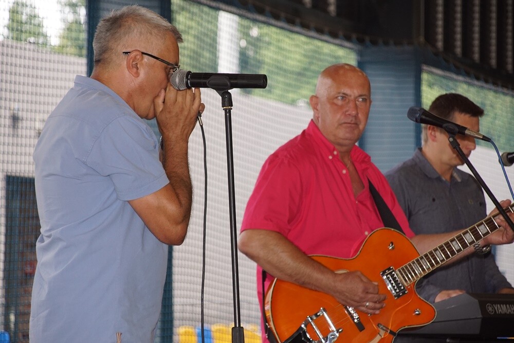 Wczoraj na Burloch Arenie odbyła się wyjątkowa impreza dla starszych mieszkańców naszego miasta. W imprezie wzięli udział seniorzy z naszego miasta oraz członkowie Uniwersytetu Trzeciego Wieku Rybnika oraz Częstochowy! Impreza odbyła się pod honorowym patronatem prezydent Grażyny Dziedzic.