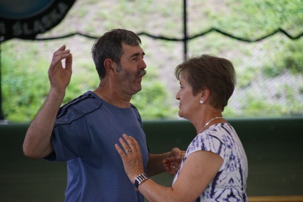 Wczoraj na Burloch Arenie odbyła się wyjątkowa impreza dla starszych mieszkańców naszego miasta. W imprezie wzięli udział seniorzy z naszego miasta oraz członkowie Uniwersytetu Trzeciego Wieku Rybnika oraz Częstochowy! Impreza odbyła się pod honorowym patronatem prezydent Grażyny Dziedzic.