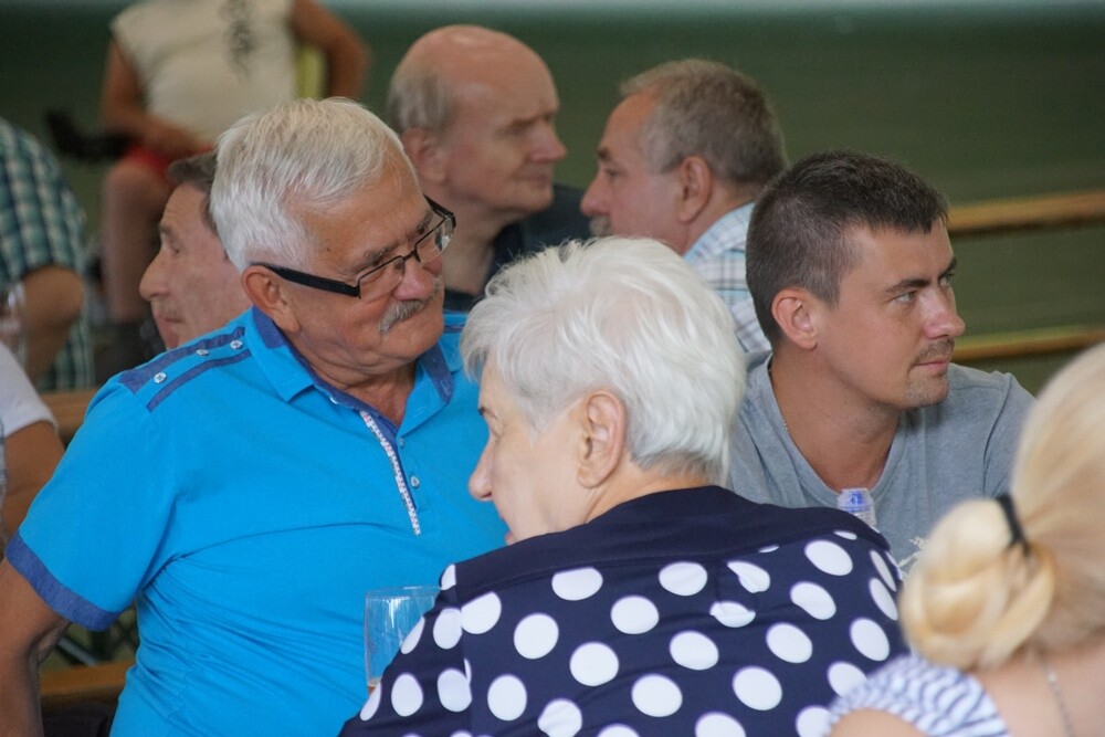 Wczoraj na Burloch Arenie odbyła się wyjątkowa impreza dla starszych mieszkańców naszego miasta. W imprezie wzięli udział seniorzy z naszego miasta oraz członkowie Uniwersytetu Trzeciego Wieku Rybnika oraz Częstochowy! Impreza odbyła się pod honorowym patronatem prezydent Grażyny Dziedzic.