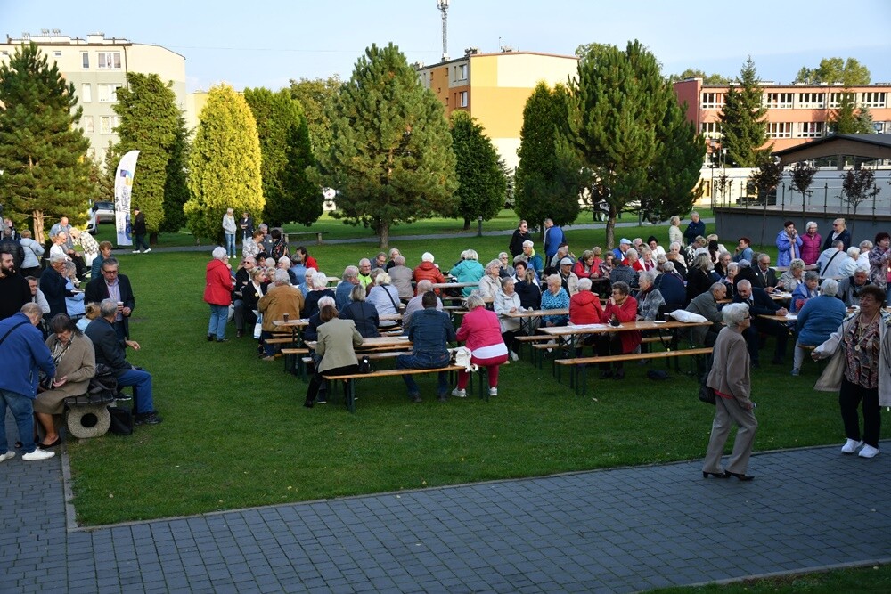 Wczoraj na terenie basenu letniego w Nowym Bytomiu odbyła się Senioriada. / fot. Jacek Knapik