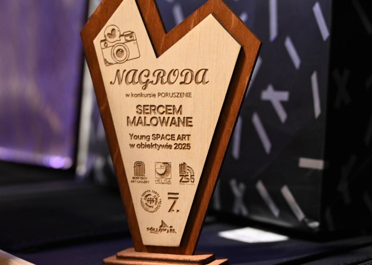 W Stacji Biblioteka odbył się wernisaż wystawy pokonkursowej „Sercem Malowane” z pracami uczniów ZS nr 5.