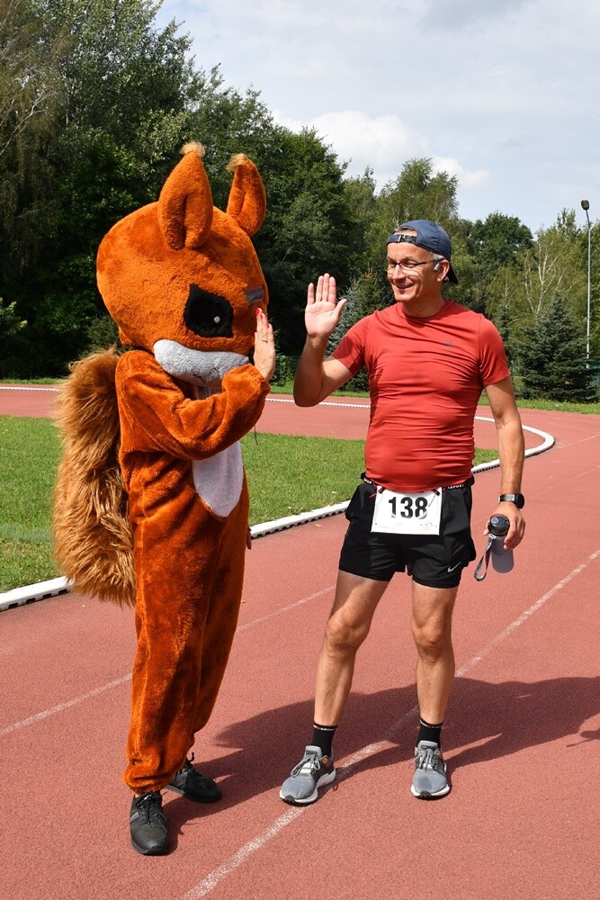 Sierpniowy "Bieg Wiewiórki" za nami. Biegacze i miłośnicy nordic walking po raz kolejny mieli okazję wziąć udział w tym popularnym biegu.

fot. Jacek Knapik