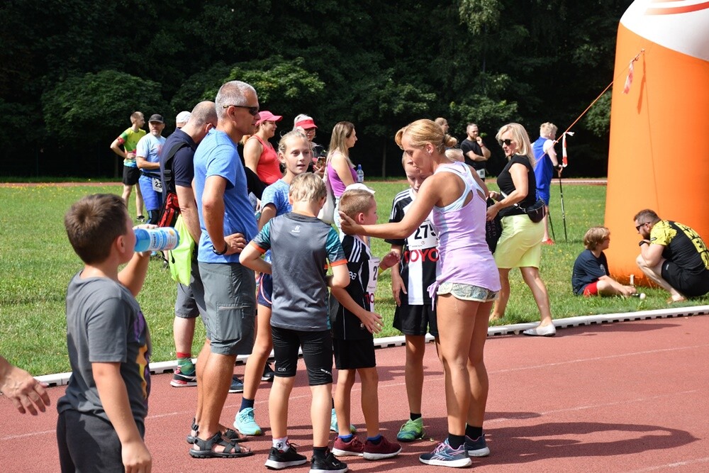 Sierpniowy "Bieg Wiewiórki" za nami. Biegacze i miłośnicy nordic walking po raz kolejny mieli okazję wziąć udział w tym popularnym biegu.

fot. Jacek Knapik
