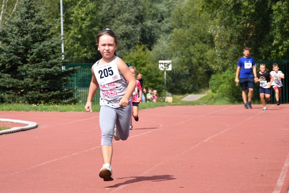 Sierpniowy "Bieg Wiewiórki" za nami. Biegacze i miłośnicy nordic walking po raz kolejny mieli okazję wziąć udział w tym popularnym biegu.

fot. Jacek Knapik