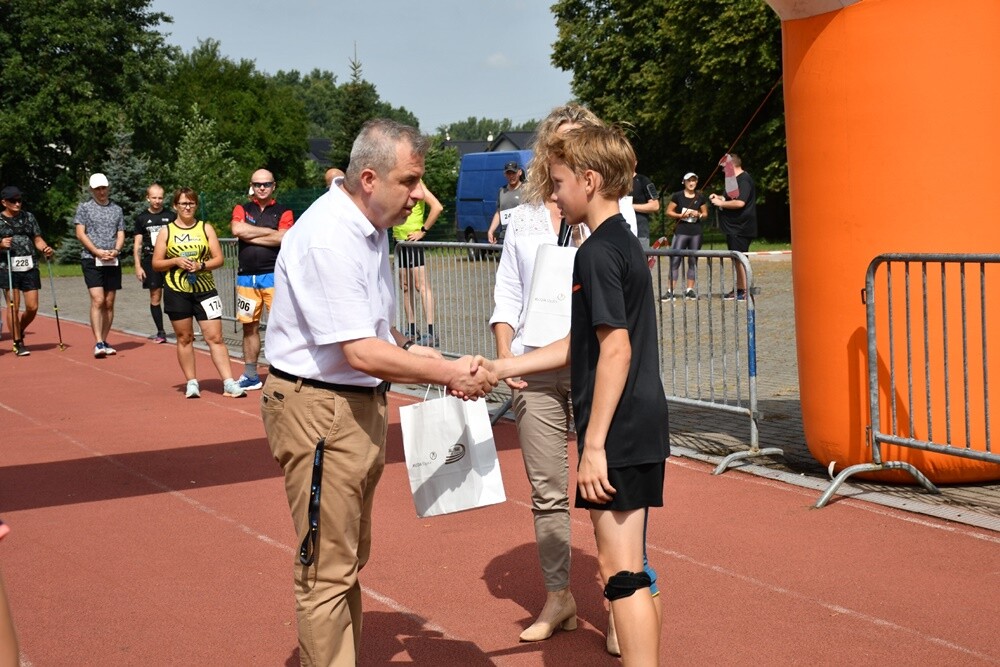 Sierpniowy "Bieg Wiewiórki" za nami. Biegacze i miłośnicy nordic walking po raz kolejny mieli okazję wziąć udział w tym popularnym biegu.

fot. Jacek Knapik