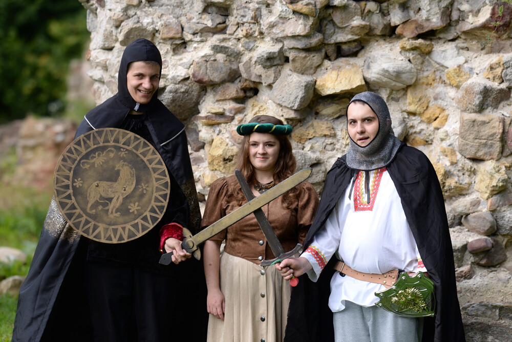 Na pierwszym piętrze rudzkiego magistratu znajduje się wystawa "Siódemka na Zamku Rudzkim", która przedstawia fotografie uczniów Zespół Szkół nr 7 w Rudzie Śląskiej.