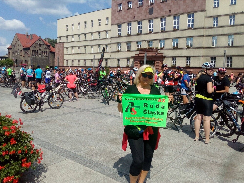 W niedzielę odbyła się pierwsza edycja metropolitalnej imprezy rowerowej pod nazwą Śląskie Święto Rowerzysty. Celem imprezy było promowanie ruchu rowerowego, jako doskonałego środka transportu, a także integracja środowisk miłośników rowerów.