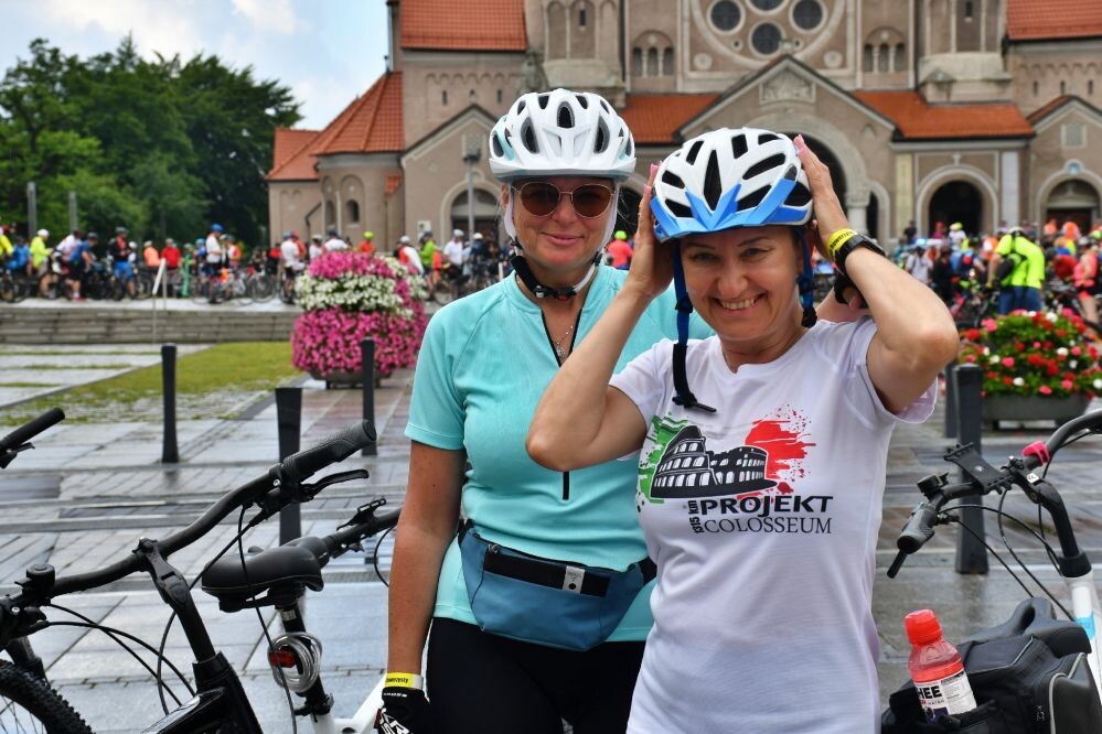 W niedzielę, 18 czerwca na placu Jana Pawła II w Rudzie Śląskiej roiło się od fanów dwóch kółek!/fot. Jacek Knapik