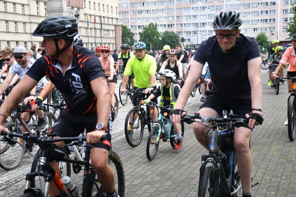 W niedzielę, 18 czerwca na placu Jana Pawła II w Rudzie Śląskiej roiło się od fanów dwóch kółek!/fot. Jacek Knapik