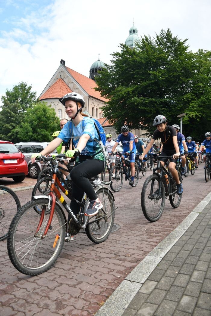 W niedzielę, 18 czerwca na placu Jana Pawła II w Rudzie Śląskiej roiło się od fanów dwóch kółek!/fot. Jacek Knapik
