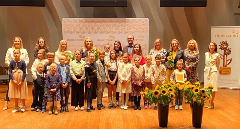 Słoneczniki 2023 rozdane - InnY Dom Kultury otrzymał Nagrodę Rodziców w kategorii "logika"