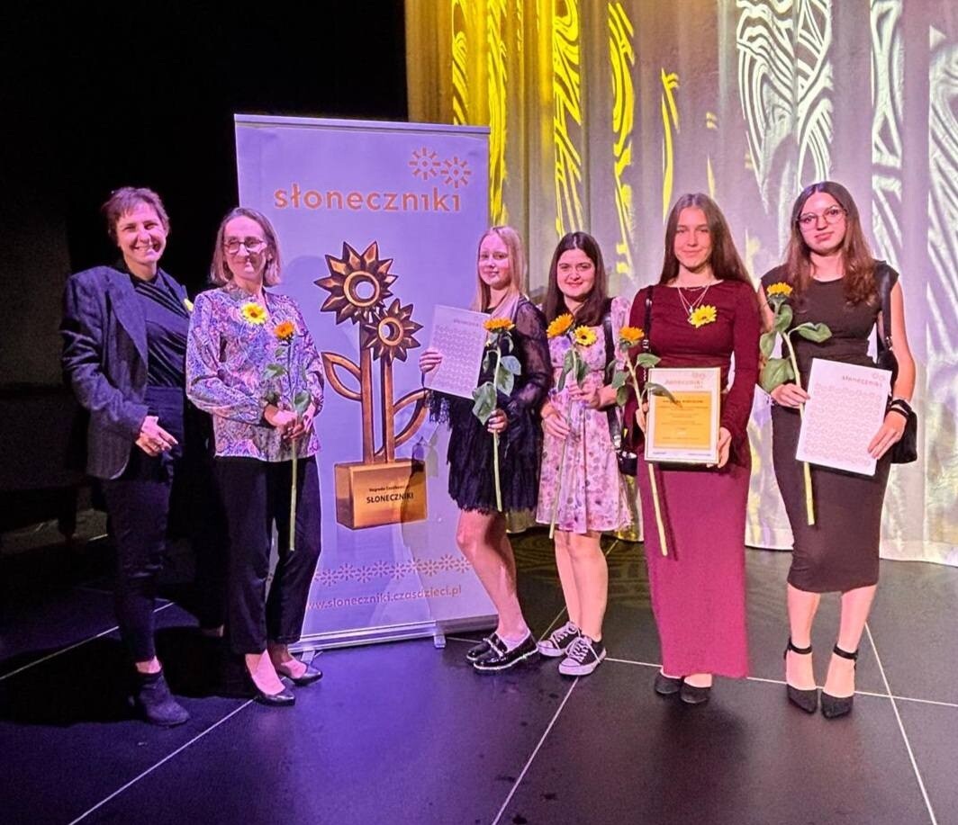 Słoneczniki 2025 rozdane - In-nY Dom Kultury otrzymał Nagrodę Rodziców w kategorii "Ruch" / fot. In-nY Dom Kultury