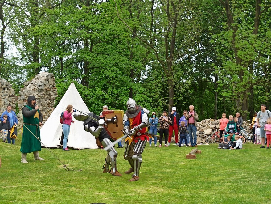 Ruda Śląska: Za nami kolejna plenerowa impreza Fundacji Zamku Chudów przy ruinach zamku rudzkiego i domu Karola Goduli/ fot. M. Majeranek